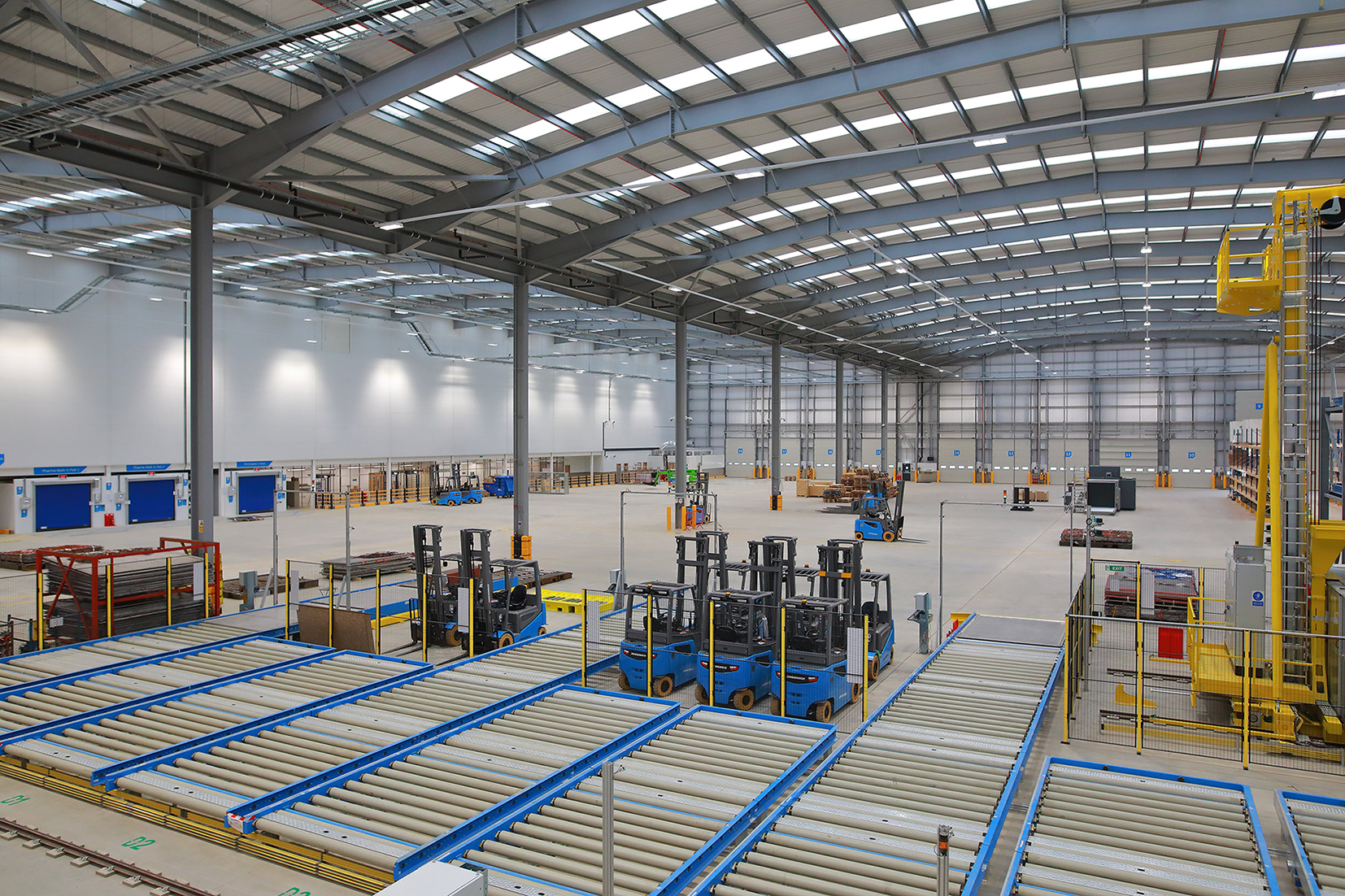 Inside the new Virgin Atlantic and Delta Cargo export facility at Heathrow.jpg Delta News Hub